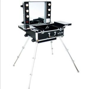 NYX cosmetic make up Case